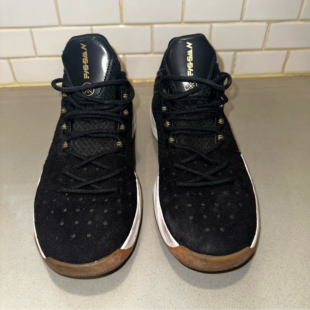 Li Ning Men’s Shoe Size 9 Good used condition